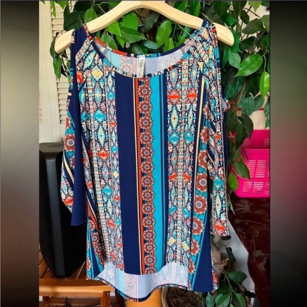 PerSeption Concept Blue and Orange
Asymmetrical 3/4 Sleeve Blouse